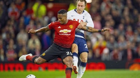 伯恩利VS曼联：保级队绝境求生，红魔冲欧冠能否稳取三分？