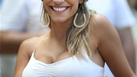 巴西女球员米兰妮：颠球女王到足坛传奇，谁说女人不能玩转足球？