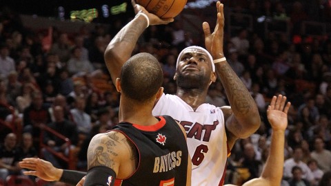 周四足坛赛事前瞻：亚冠欧罗巴欧协联关键战役分析