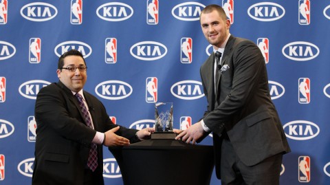 勒夫荣膺进步最快球员十五载，从森林狼新狼王到爵士精神领袖